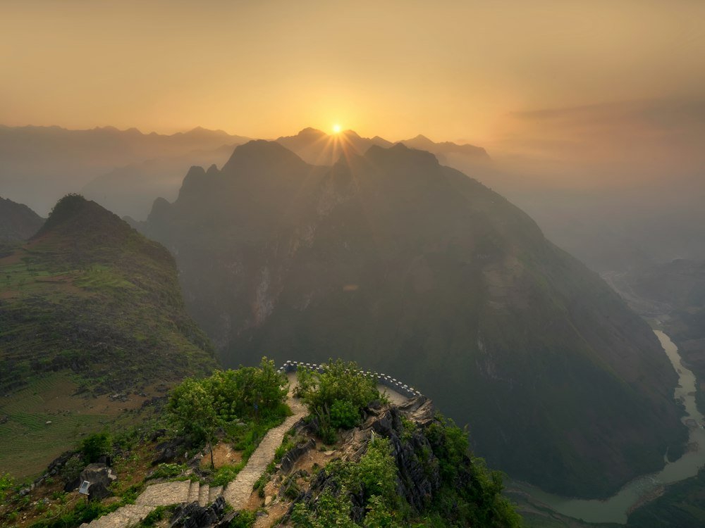 Bình minh trên đèo Mã Pí Lèng, Hà Giang